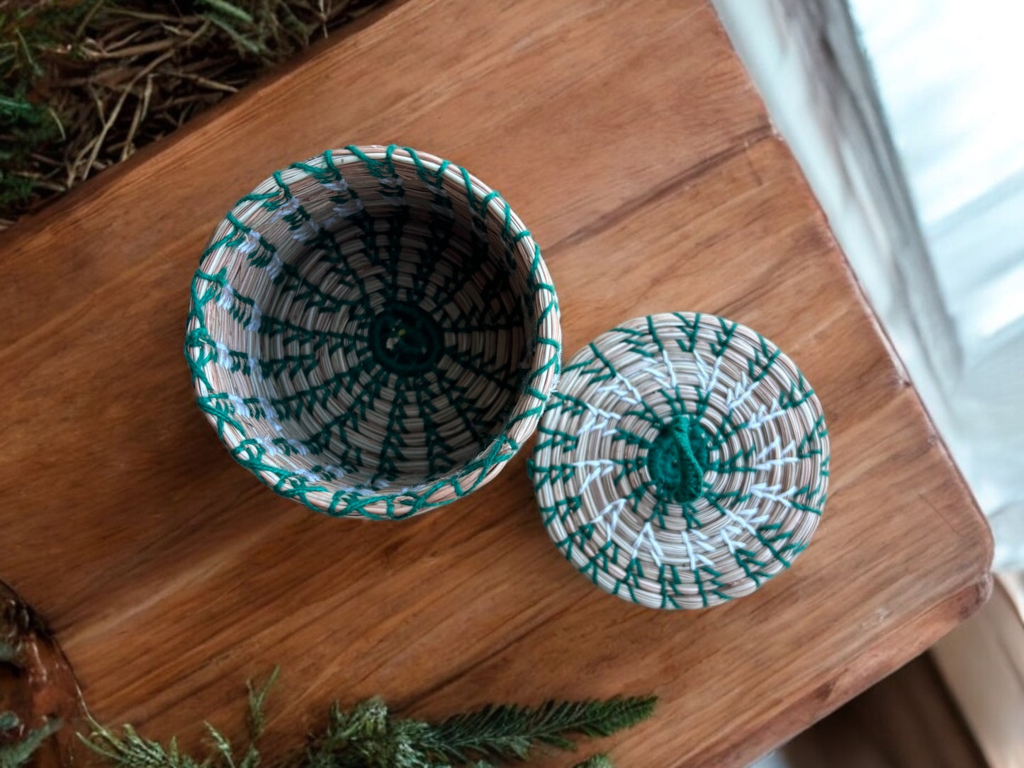 SOE Little Vault: Pine-needle Knick-Knack Organiser