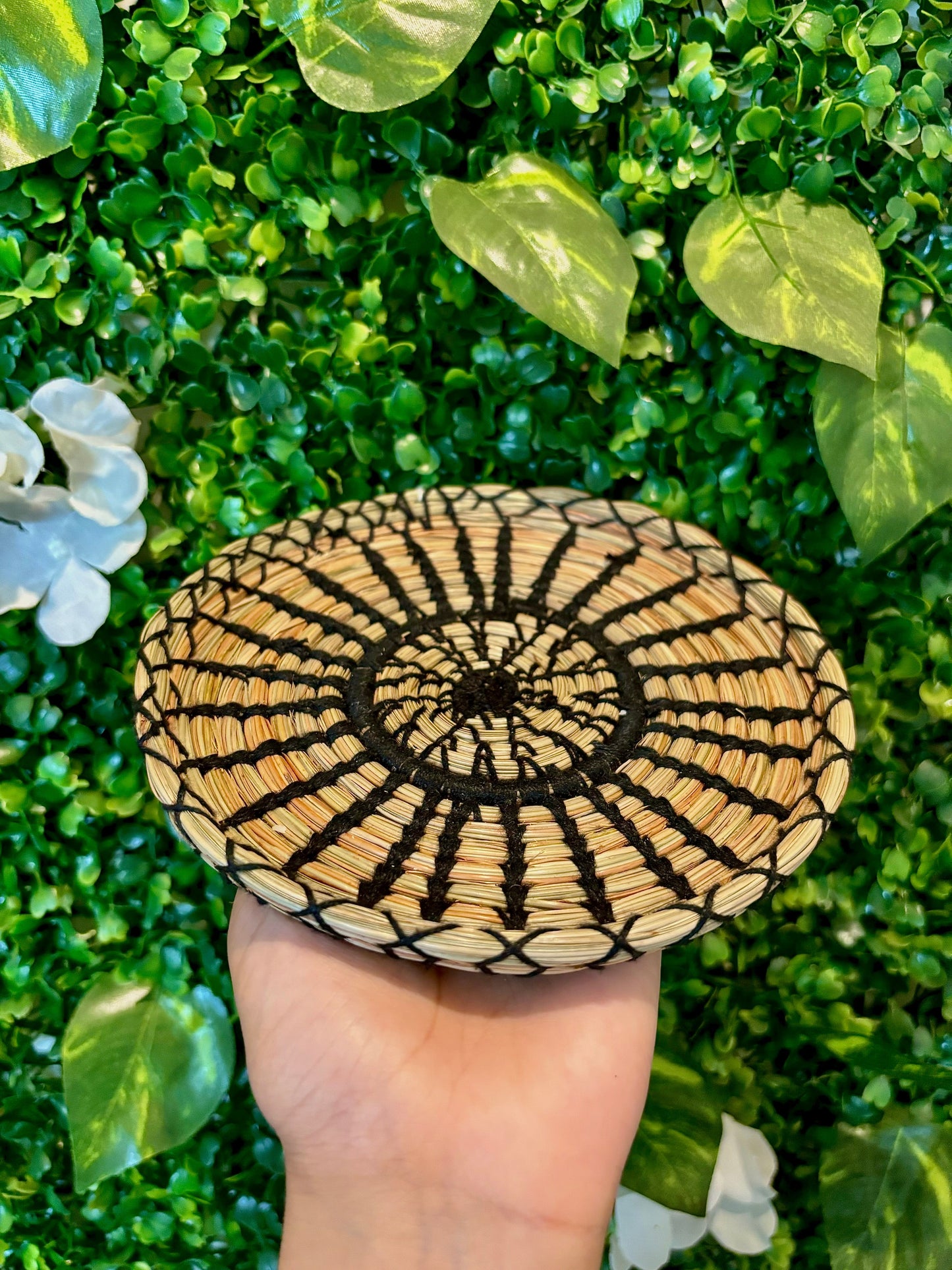 Needle Nest Bowl & Tray: Handcrafted Pine-needle Bowl Set