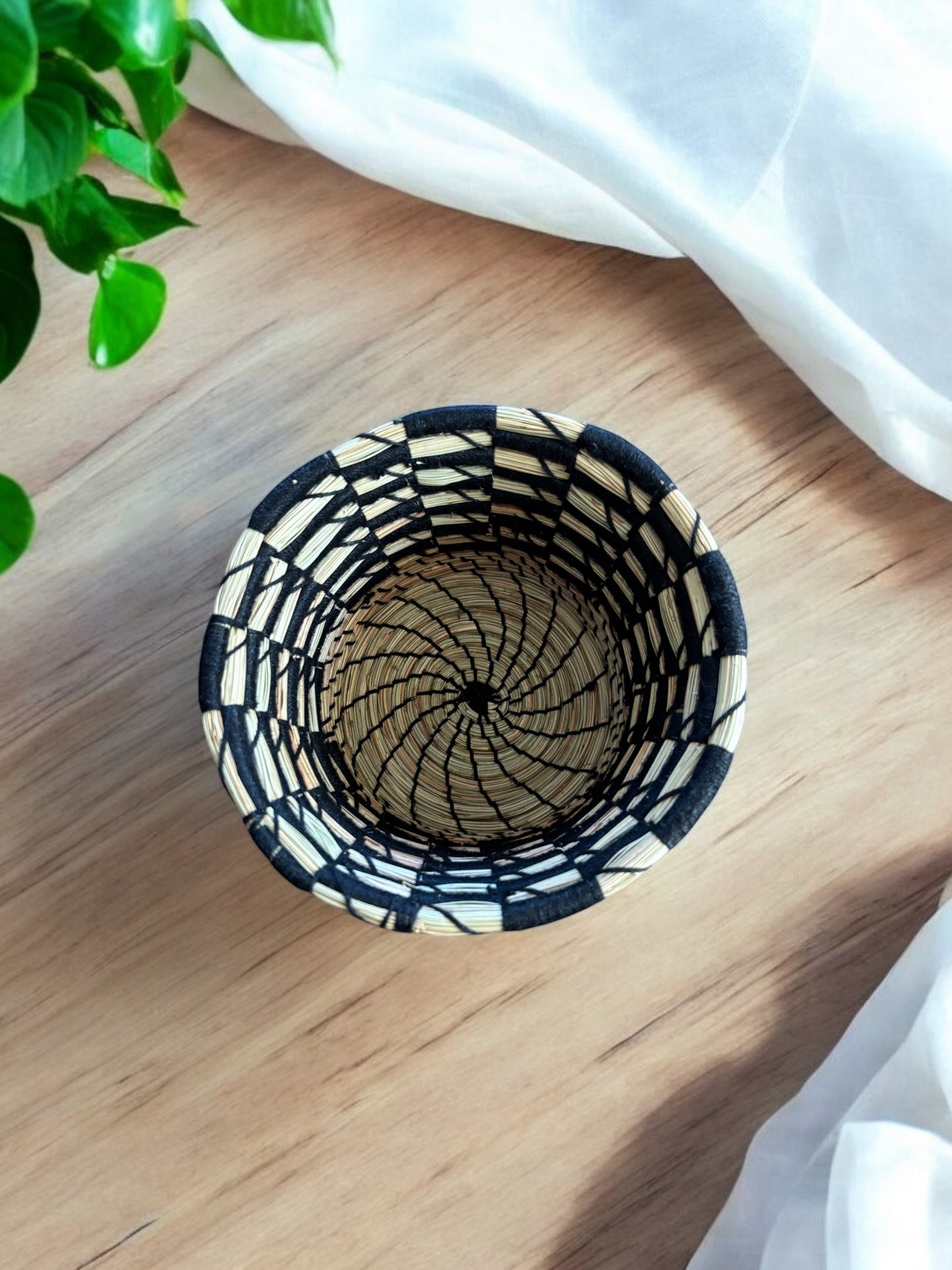 Needle Nest Bowl: Handcrafted Pine-needle Bowl